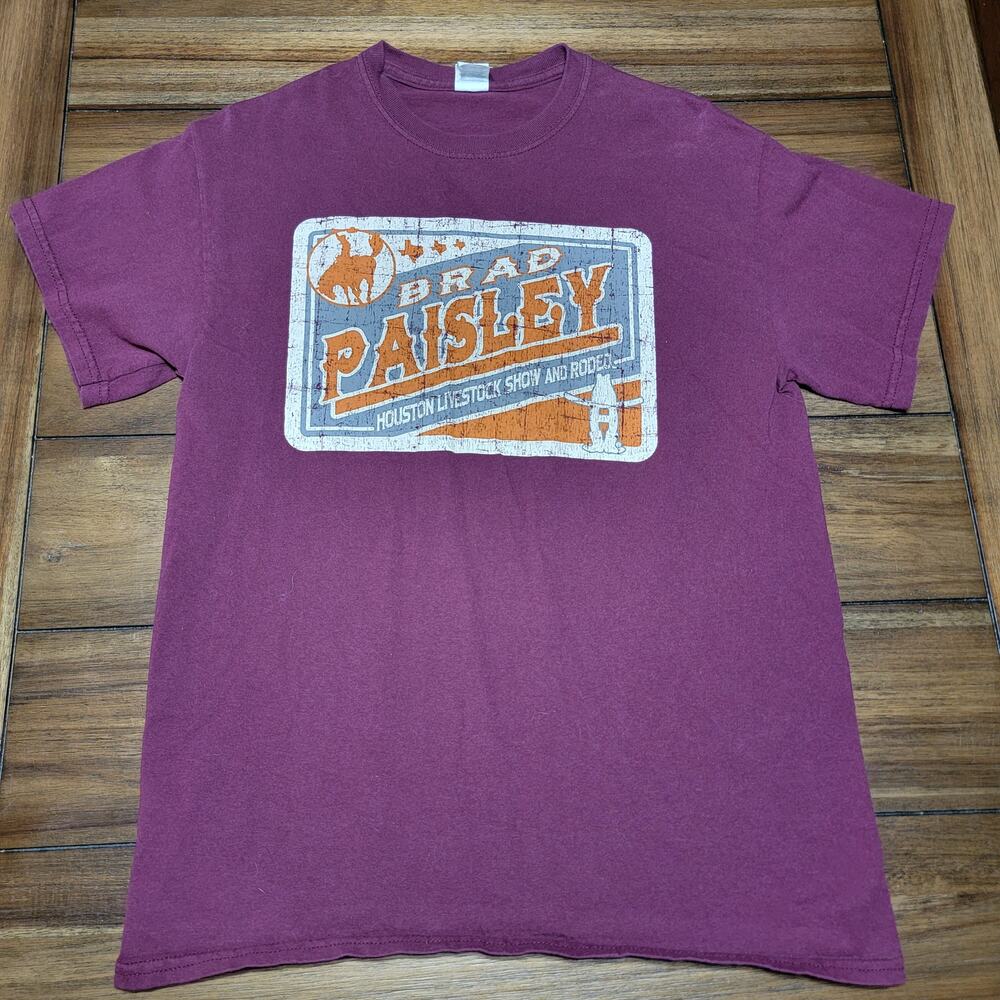 Brad Paisley Houston Live Stock Show And Rodeo Unisex Tee (Gildan) - Size Medium